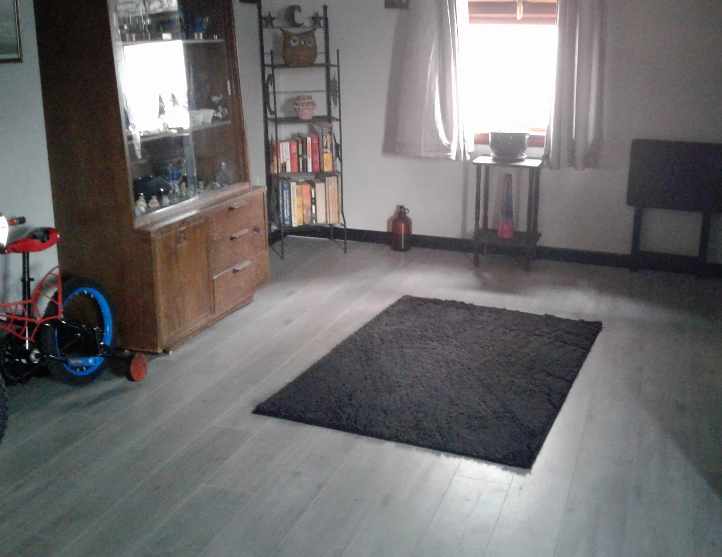 PAPAPINDO WATER RESISTANT ULTRA GREY TROPICAL FLOORING LAMINATE 