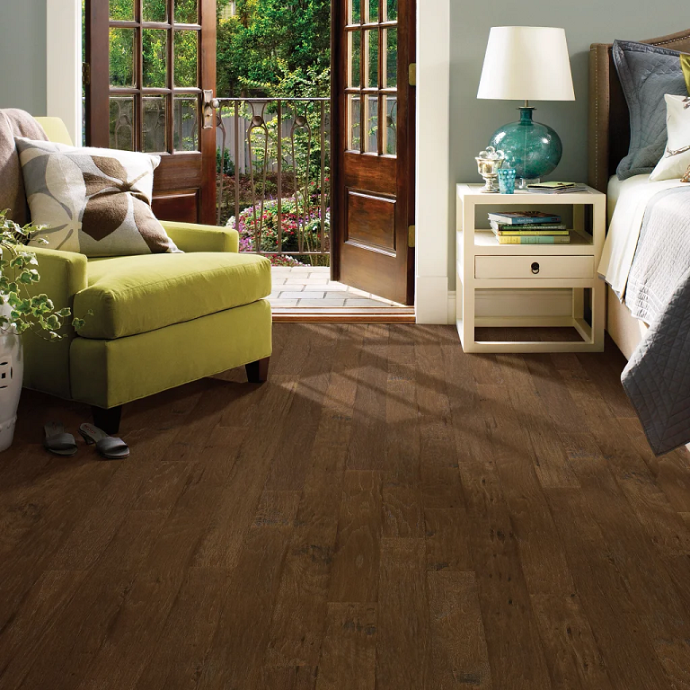 PEBBLE HILL HICKORY 5 WEATHERED SADDLE 23.66 SF/BX SHAW INDUSTRIES INC. HARDWOOD 
