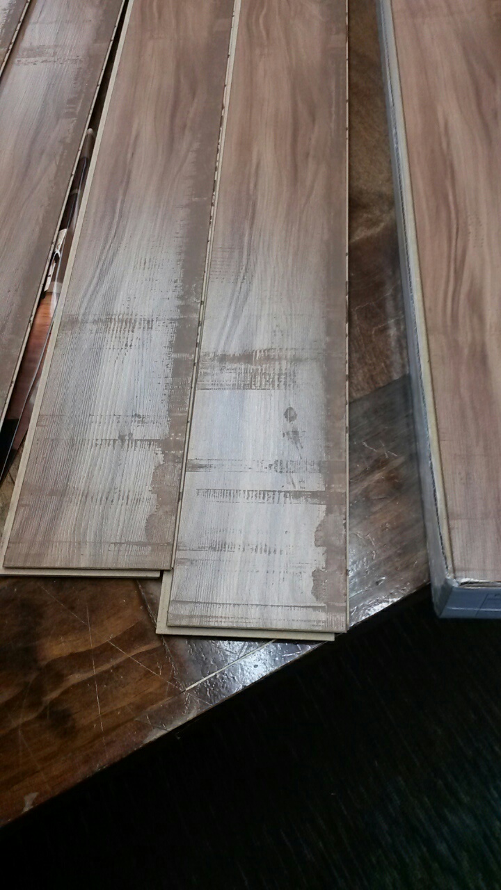 PREMIER 4.92 12MM SHERWOOD PLUM 2NDS KRONO LAMINATE