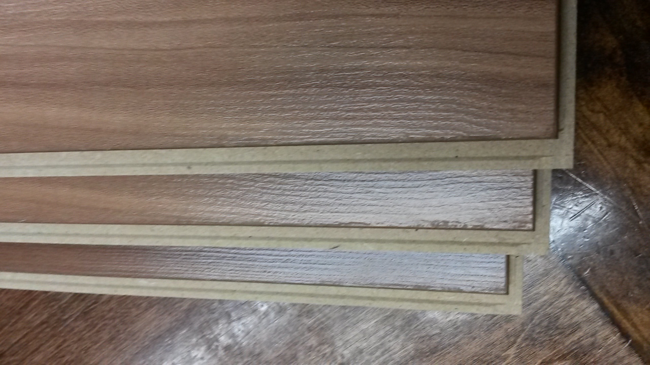 PREMIER 4.92 12MM SHERWOOD PLUM 2NDS KRONO LAMINATE