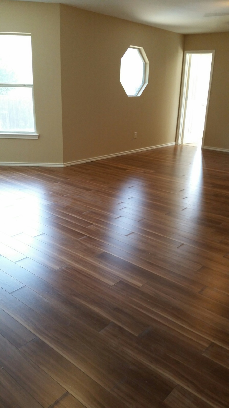 PREMIER 4.92 12MM SHERWOOD PLUM 2NDS KRONO LAMINATE