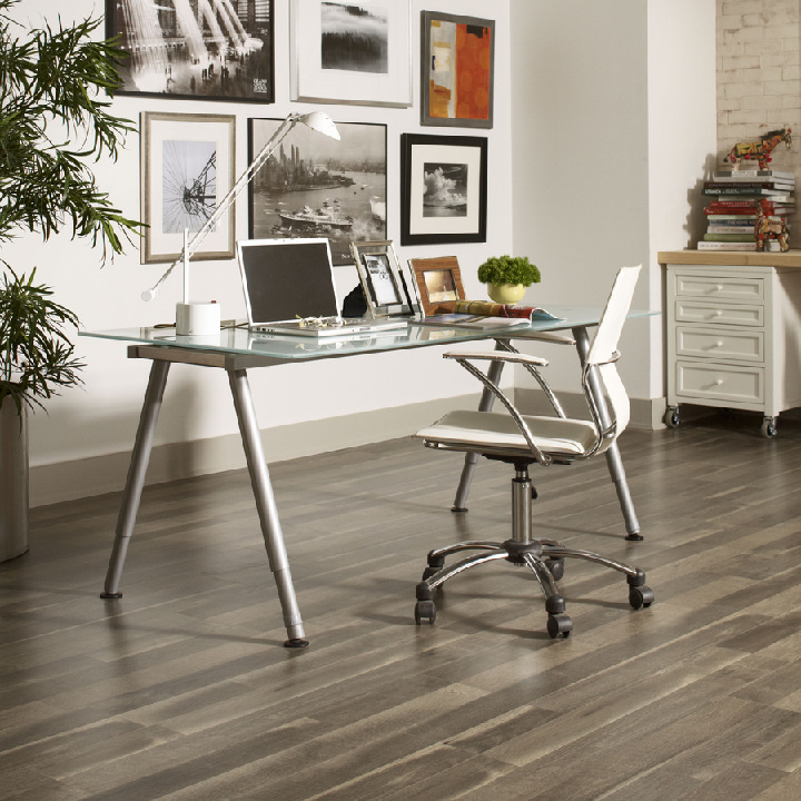 STYLE SELECTIONS PARK LODGE OAK FLOORING INDUSTRIES LTD LAMINATE 